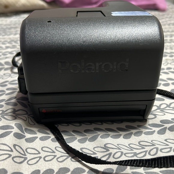 600 Film Polaroid Camera